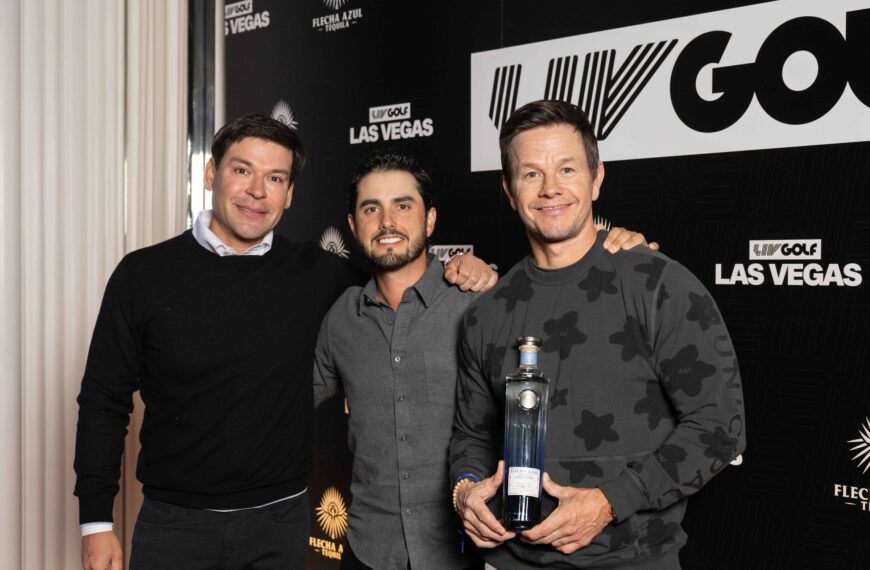 This extravagant soirée, presented by the prestigious Flecha Azul, unfolded in grandeur and was masterfully hosted by the one and only Mark Wahlberg.