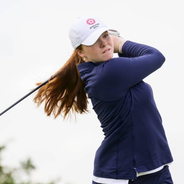 Annabel Peaford in action england golf