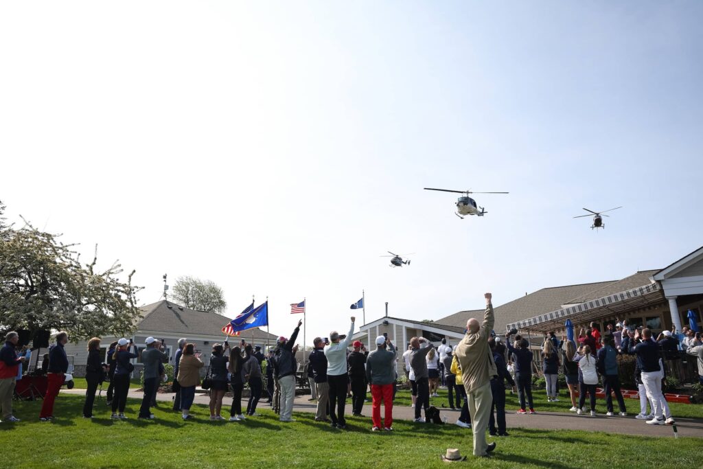 PGA HOPE golfers cheer on helicopters