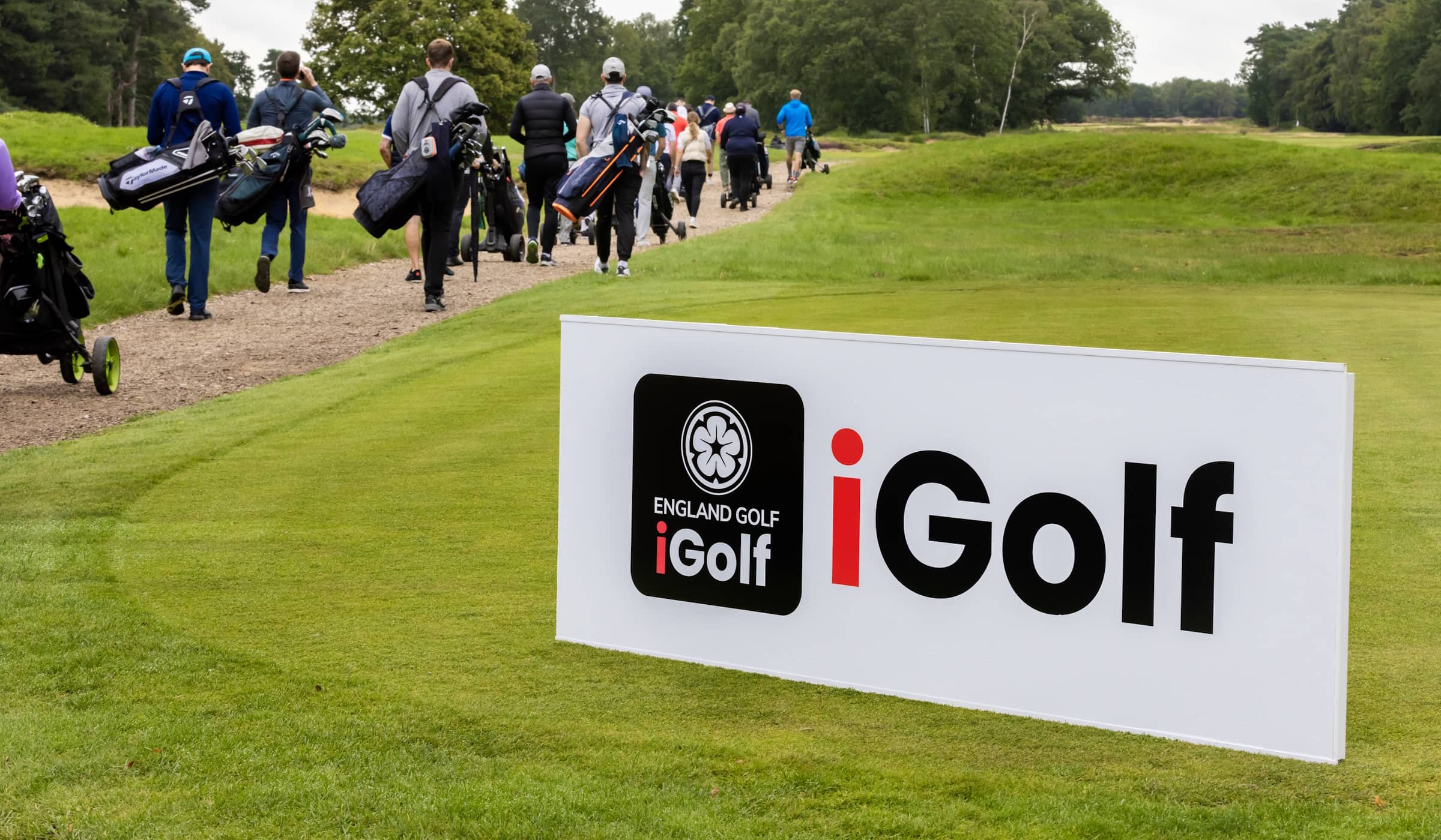 igolf logo on golf course