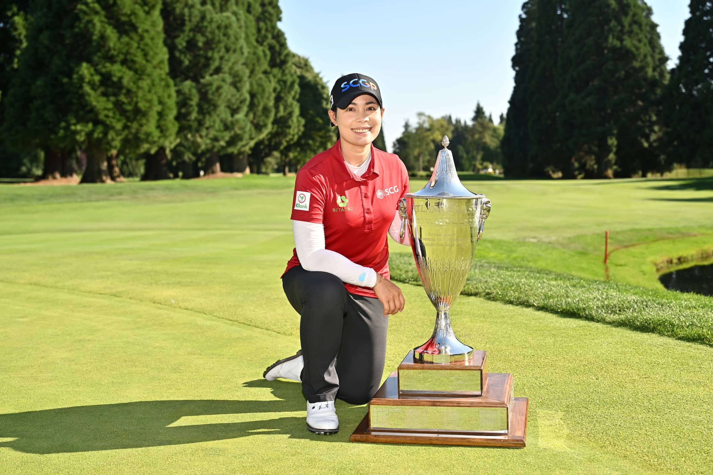 Moriya Jutanugarn with Portland Classic 2024 Trophy