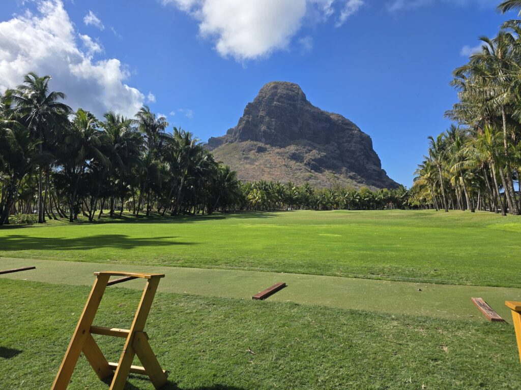 Paradis Beachcomber Golf Driving Range