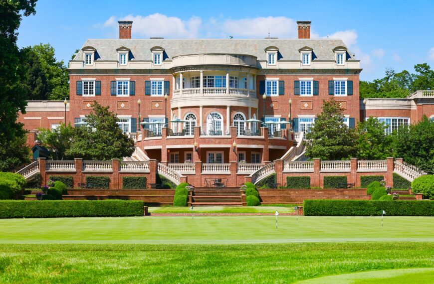 Robert Trent Jones Clubhouse