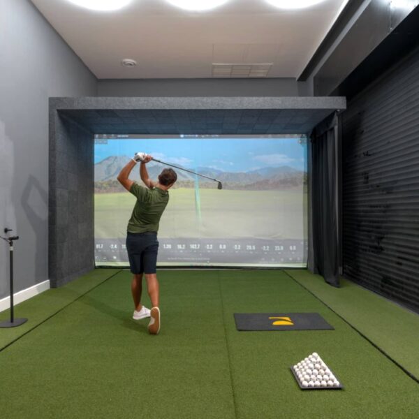 Yas Links Golf Academy Practice
