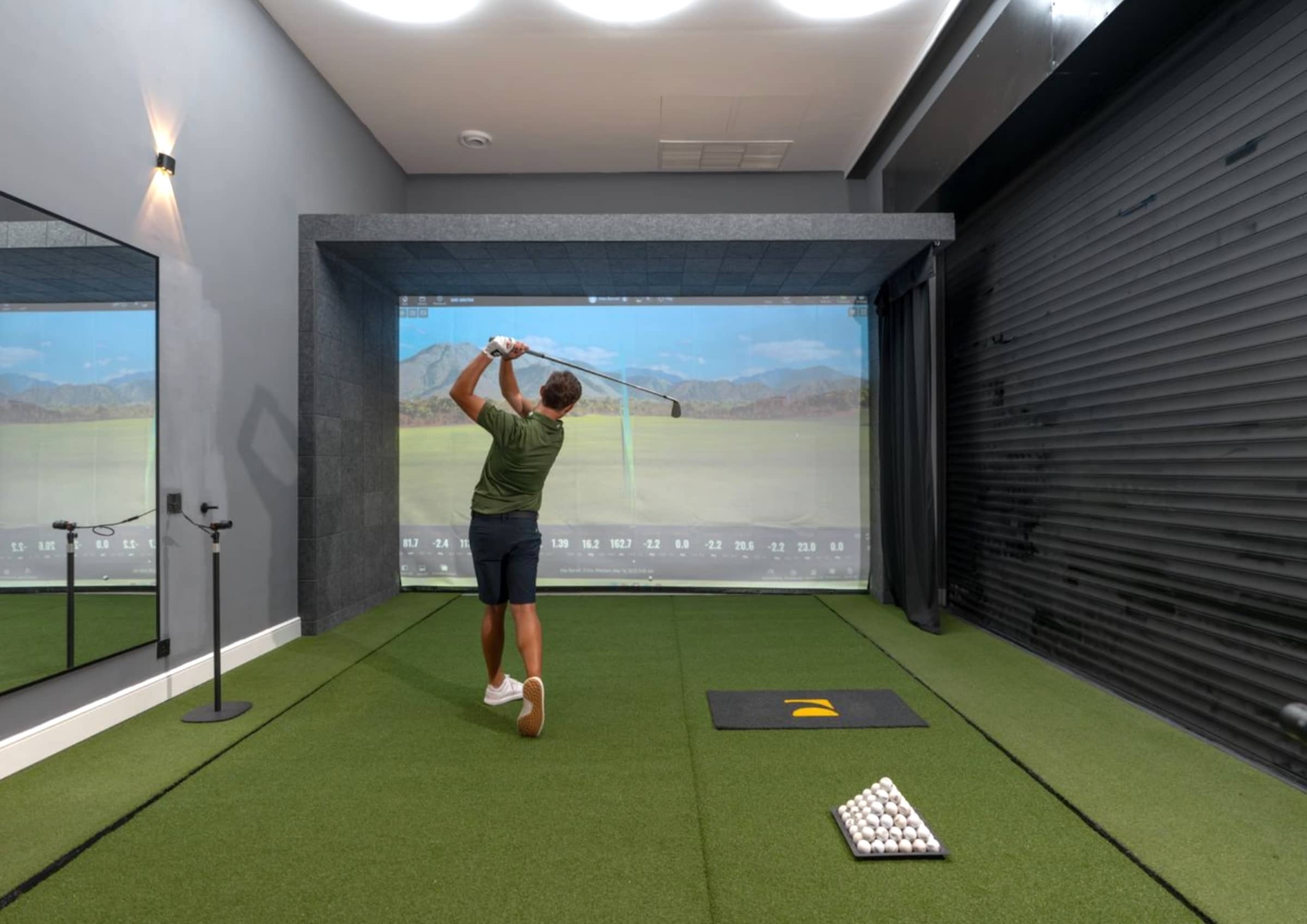 Yas Links Golf Academy Practice