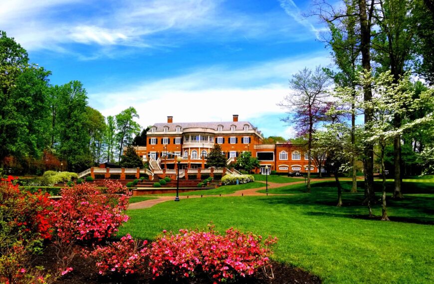 Robert Trent Jones Clubhouse Rear